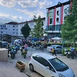Piazza Hotel
