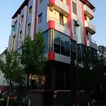 Piazza Hotel