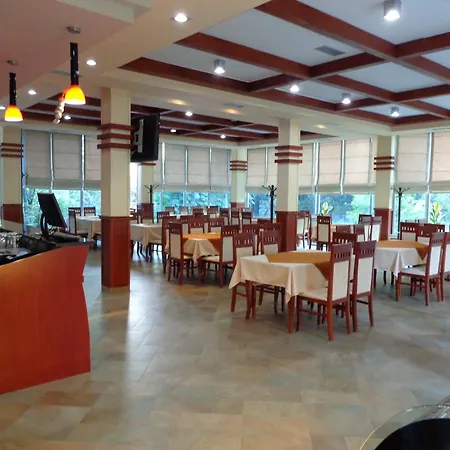 Piazza Hotel 3*