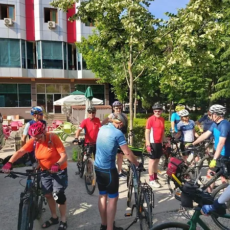 ピアッツァ ホテル Peshkopi